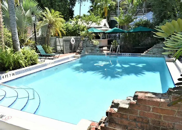 Hotels With Four Stars Simonton Court Historic & Cottages