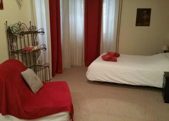 Chambres touristiques La Cour Des Hôtes