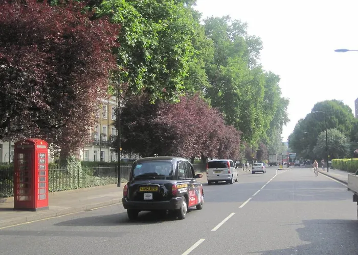 Hotel near College: Aaraya London - Fka Gower Hotel