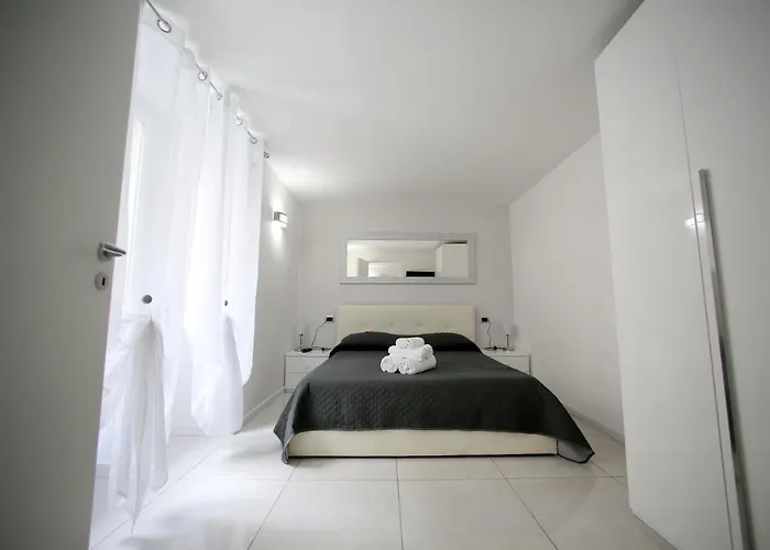 Resort: Live Naples