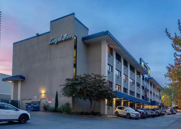 Cheap hotels Loyal Inn Seattle