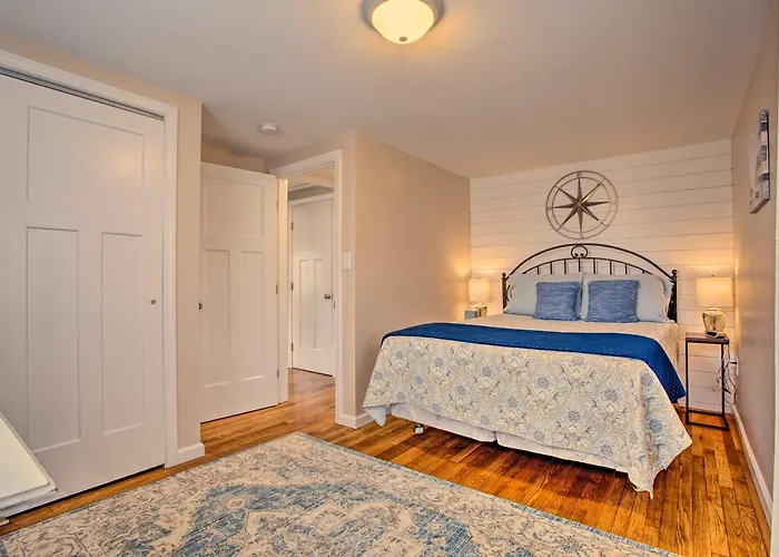 Quaint Mystic Home About 1 Mi To Town And Masons Island